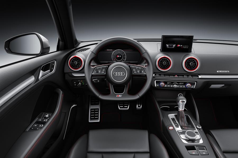 Торпедо Audi S3 Sportback (8V) 2016 года  (WW) (фото 12 из 17)